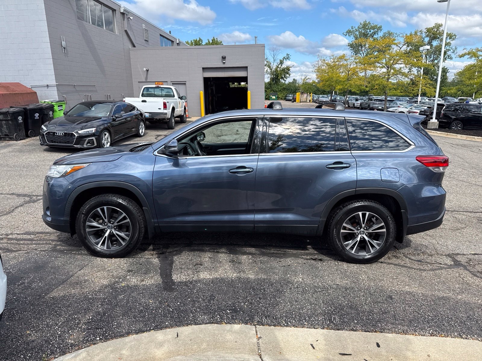 Used 2019 Shoreline Mist Toyota LE image 2
