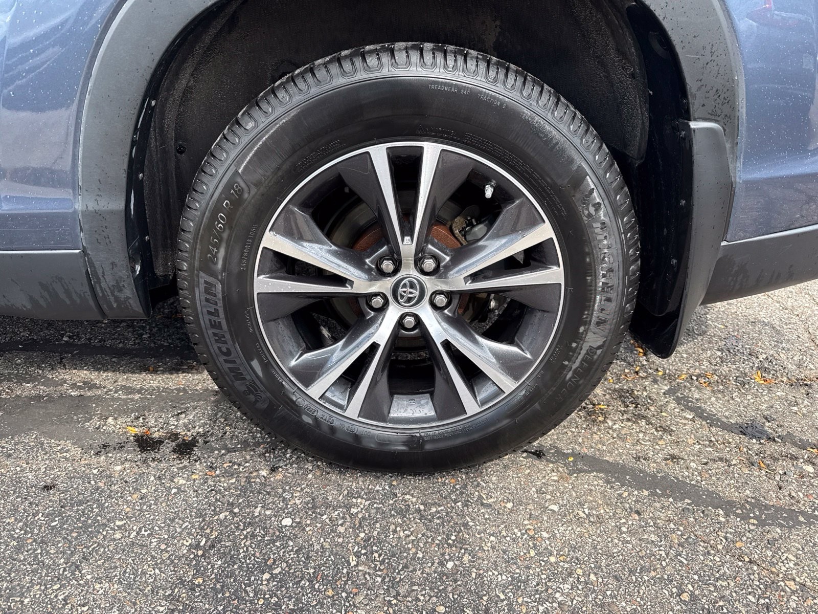 Used 2019 Shoreline Mist Toyota LE image 4