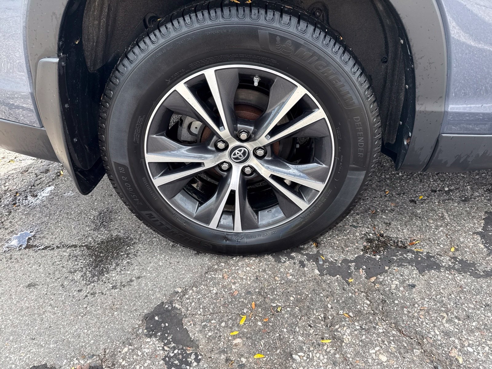 Used 2019 Shoreline Mist Toyota LE image 9