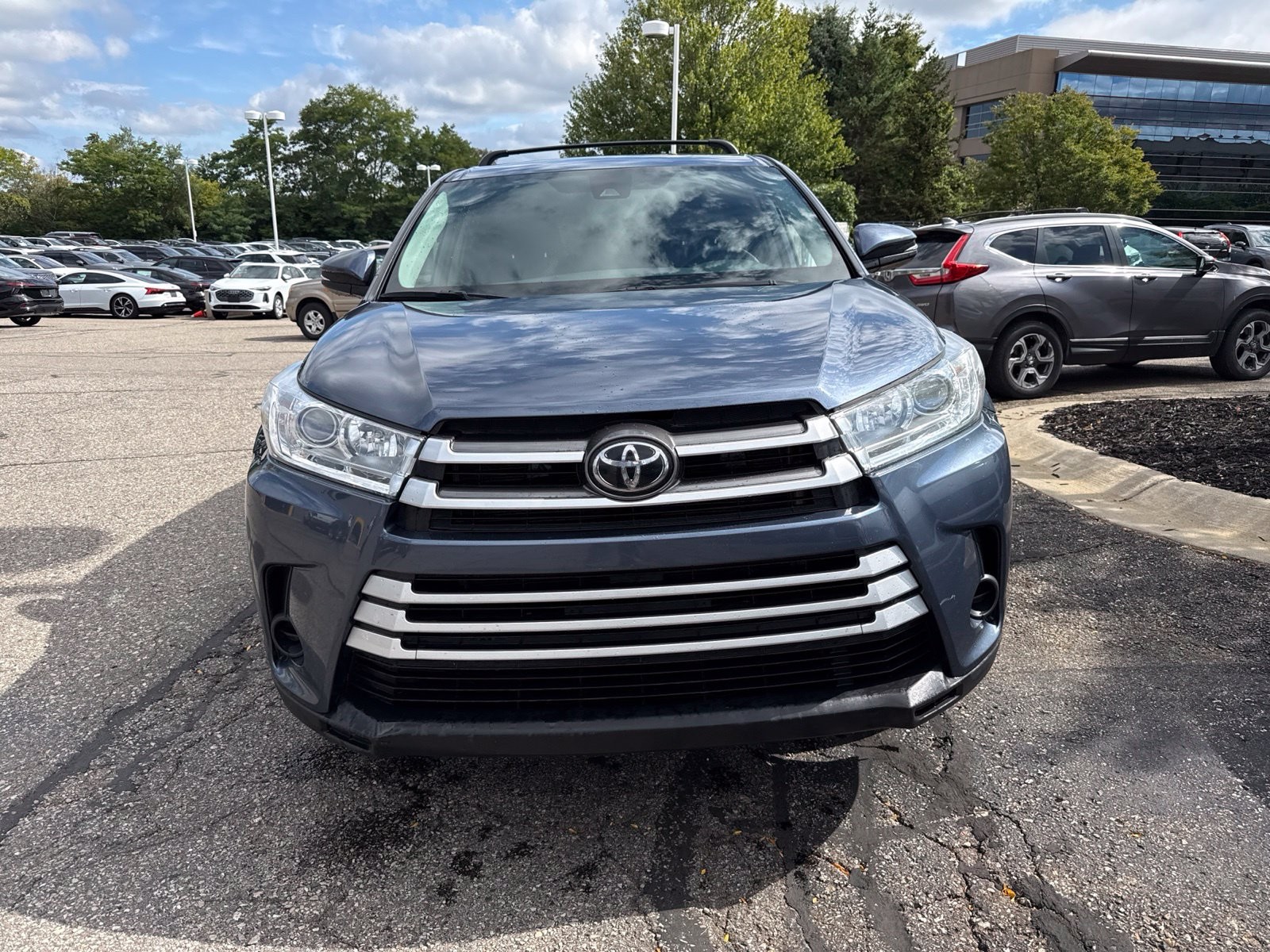Used 2019 Shoreline Mist Toyota LE image 12