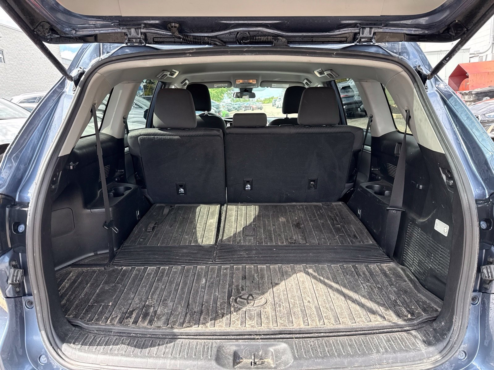 Used 2019 Shoreline Mist Toyota LE image 13