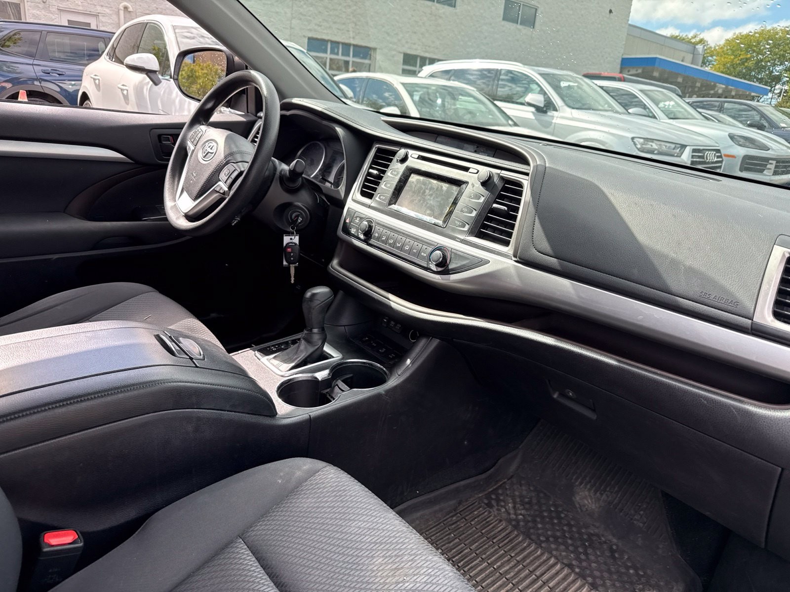 Used 2019 Shoreline Mist Toyota LE image 19
