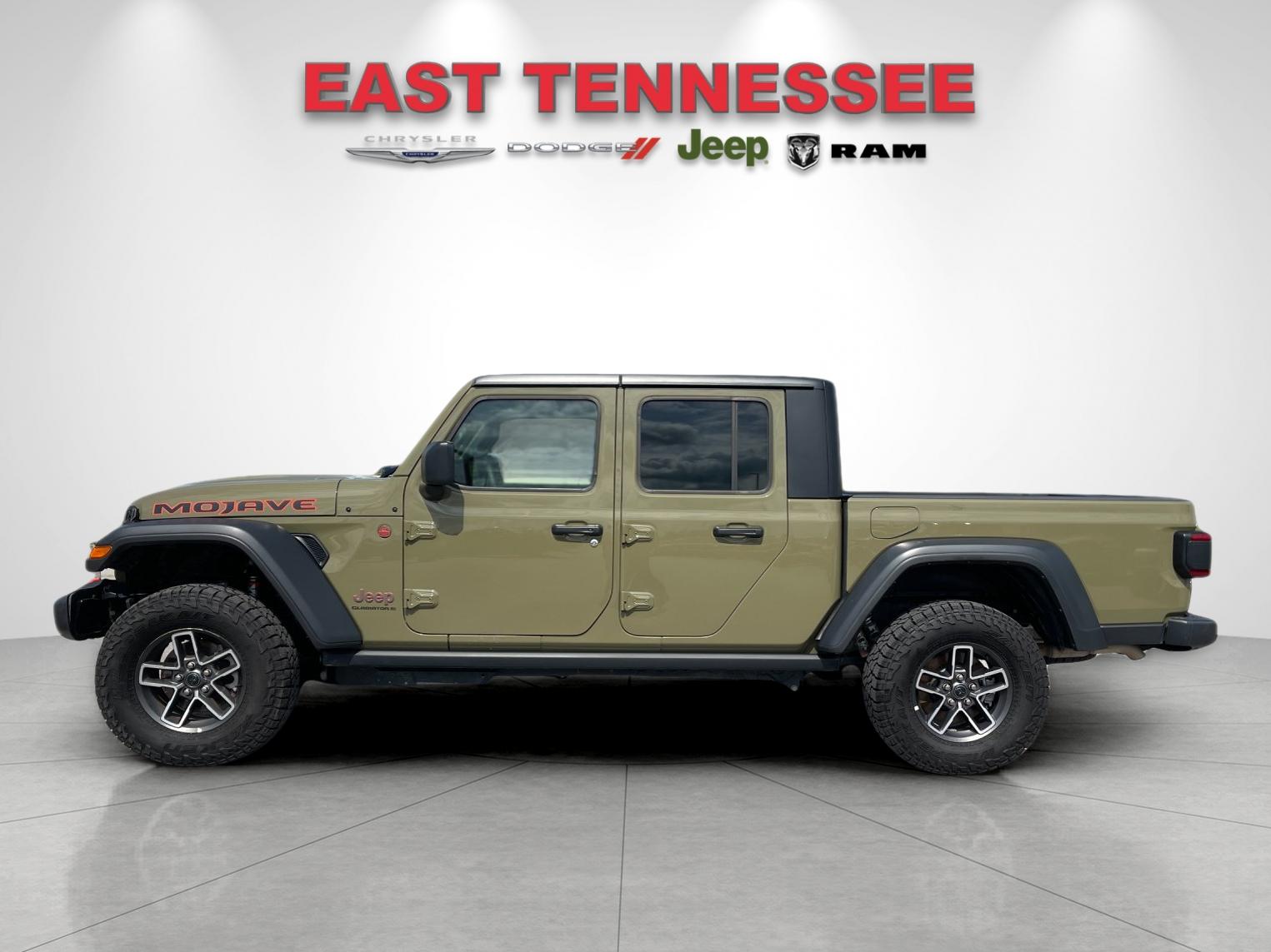 Used 2026  Jeep Mojave image 6