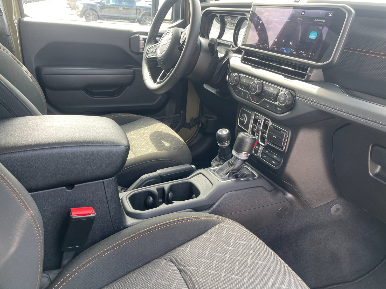 Used 2026  Jeep Mojave image 17