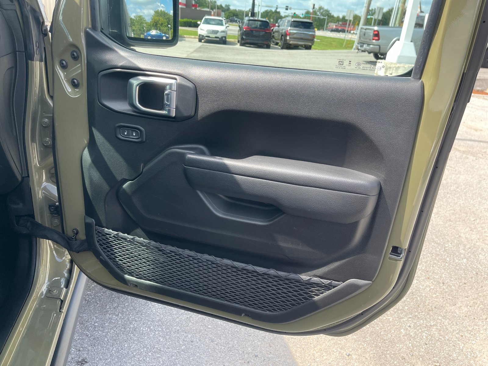Used 2026  Jeep Mojave image 19