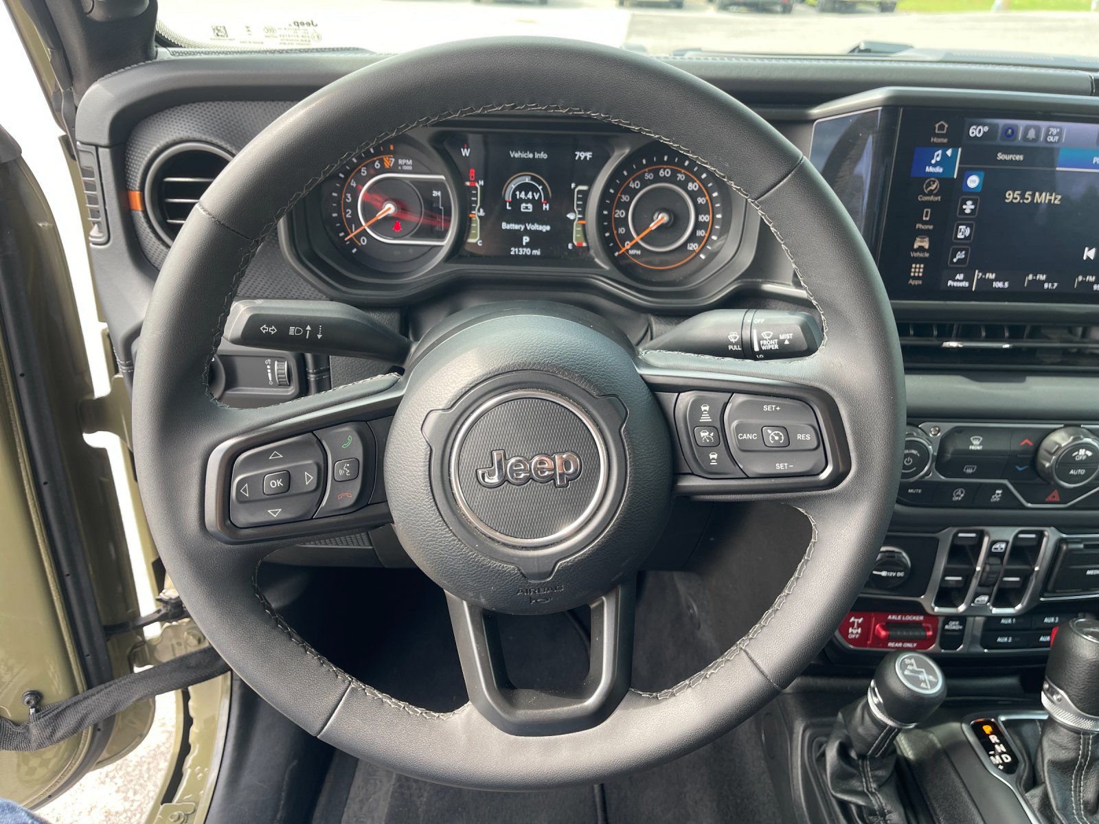 Used 2026  Jeep Mojave image 25
