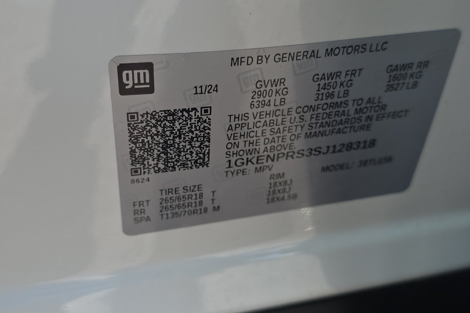 Used 2025 Summit White GMC AT4 image 26