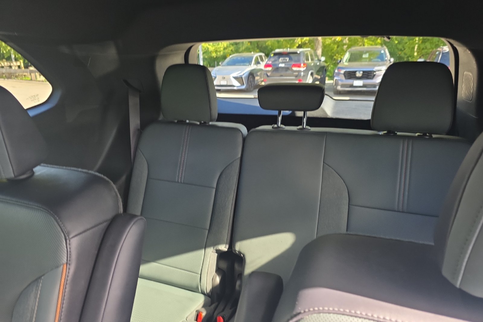 Used 2025 Summit White GMC AT4 image 16