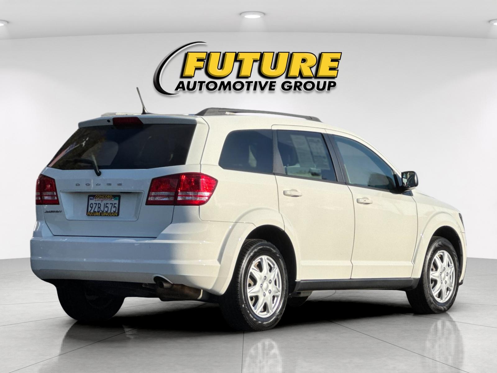 Used 2017 White Dodge SE image 3