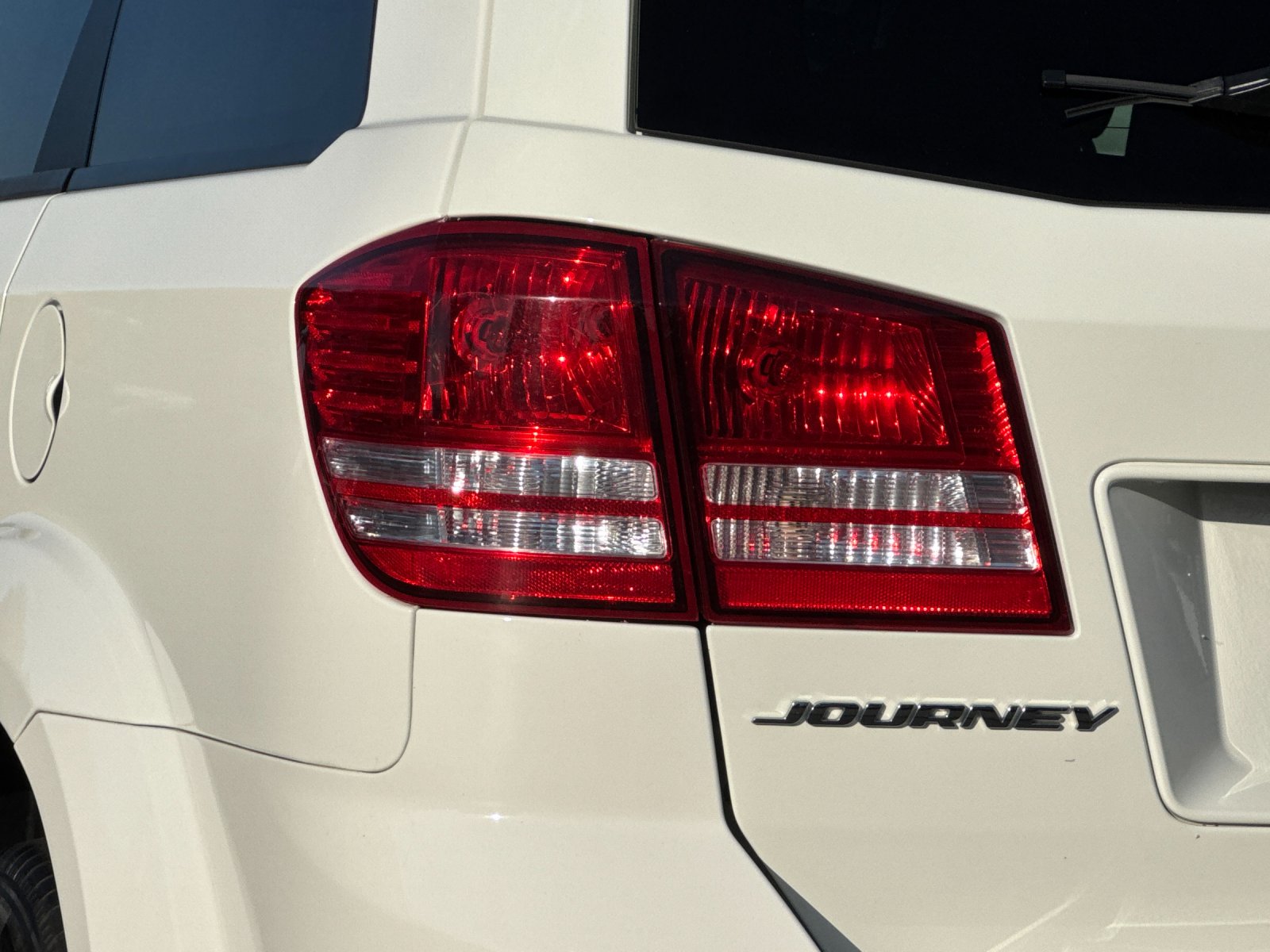 Used 2017 White Dodge SE image 24