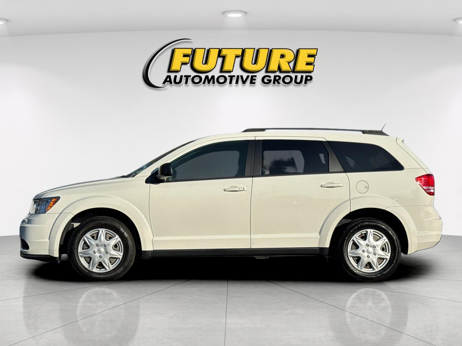 Used 2017 White Dodge SE image 6
