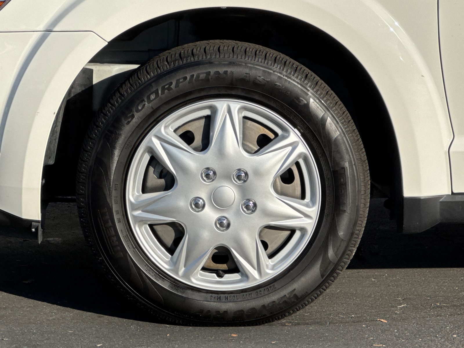Used 2017 White Dodge SE image 23