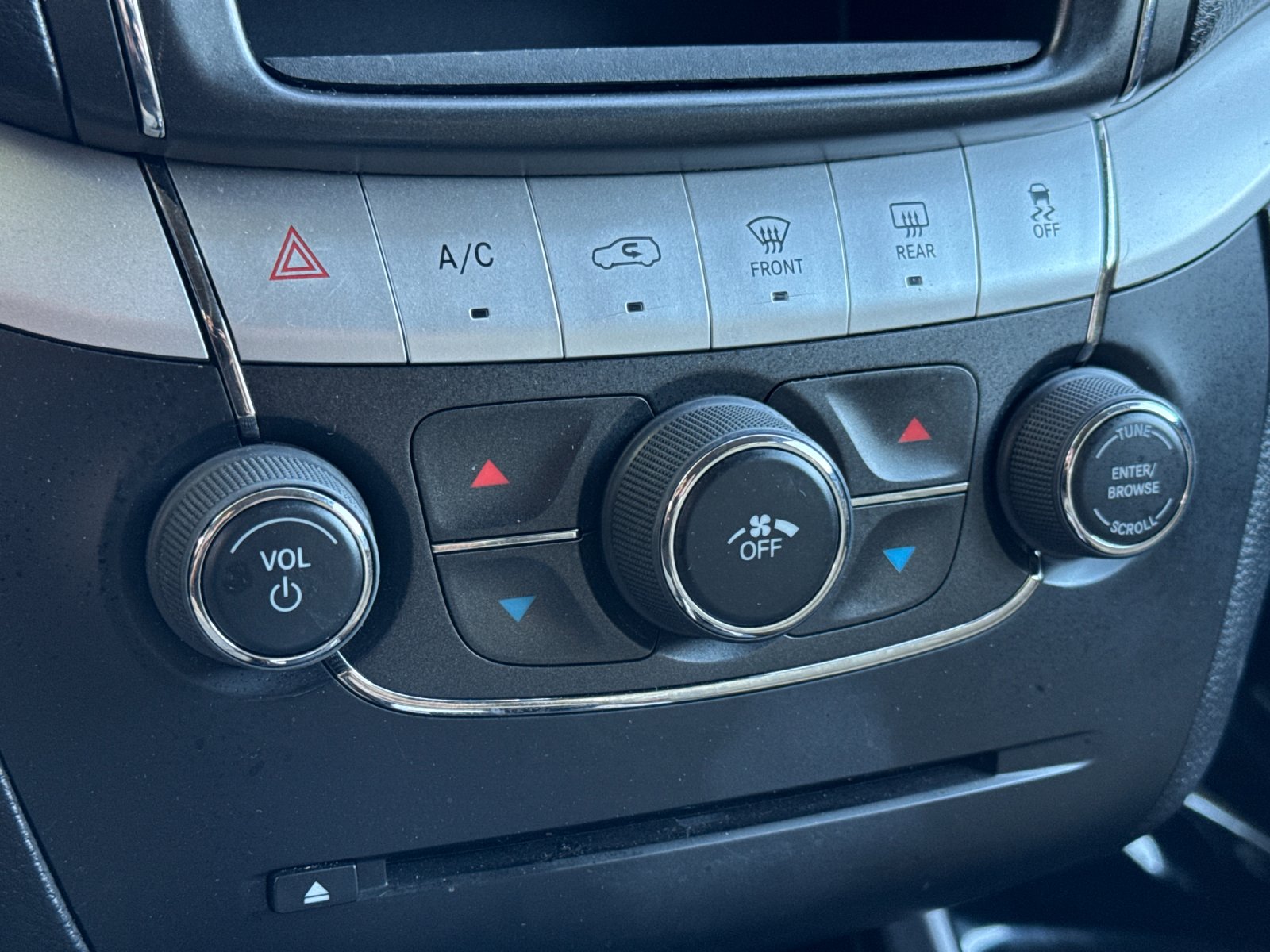 Used 2017 White Dodge SE image 18