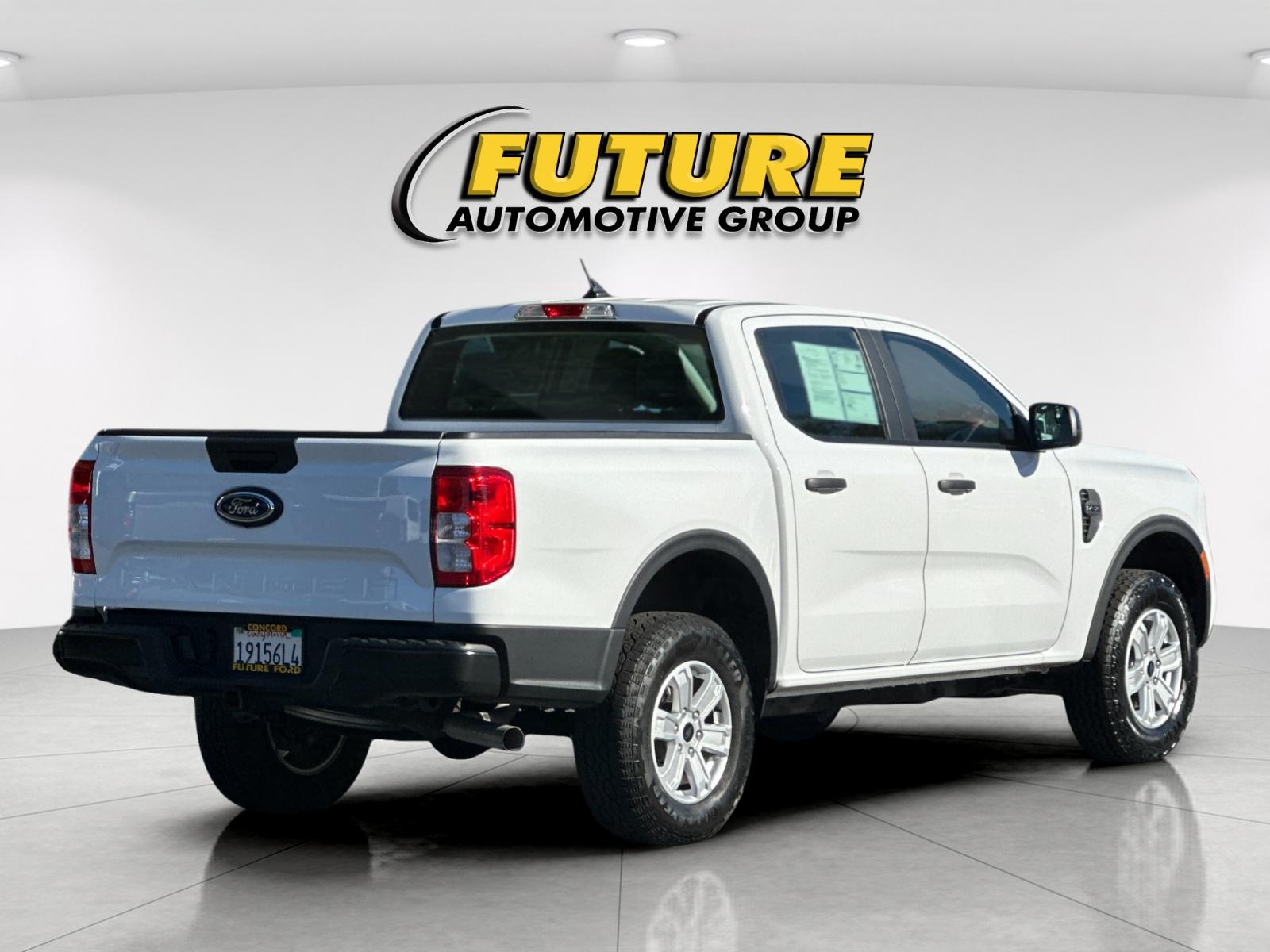 Used 2024 White Ford XL image 3