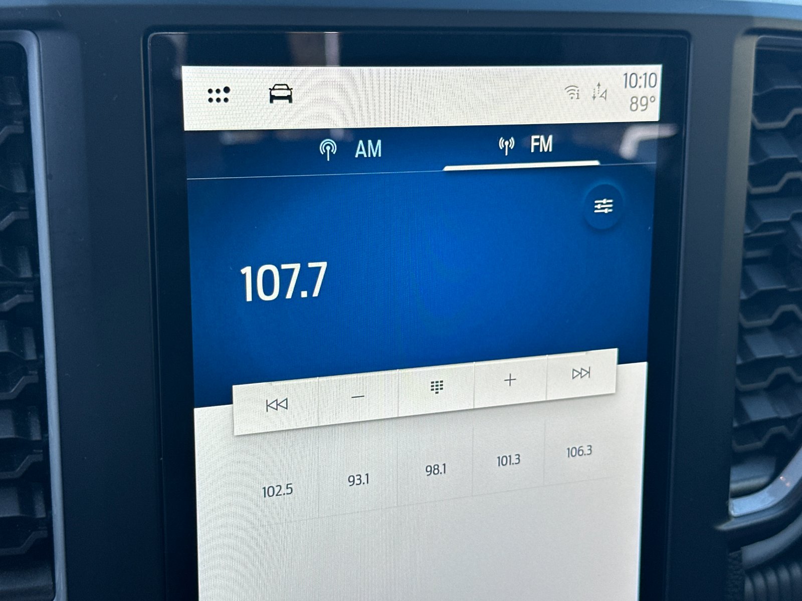 Used 2024 White Ford XL image 16