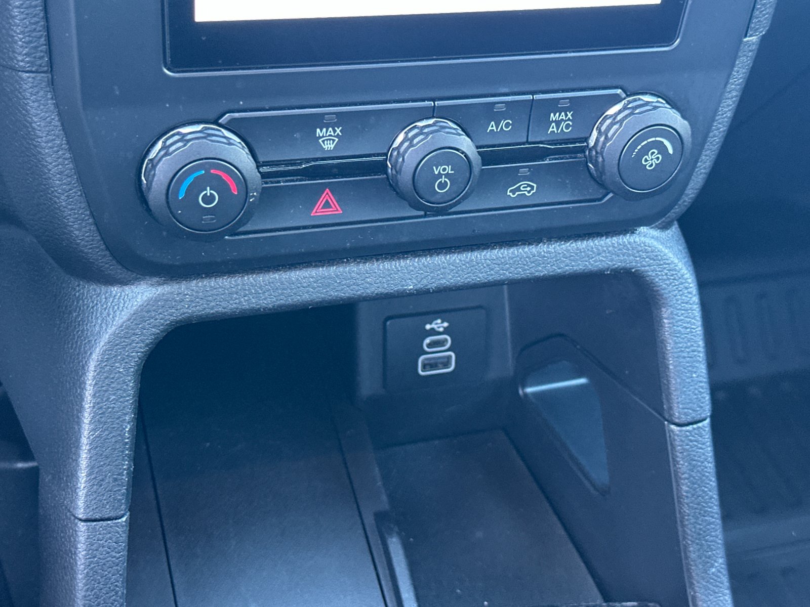 Used 2024 White Ford XL image 18