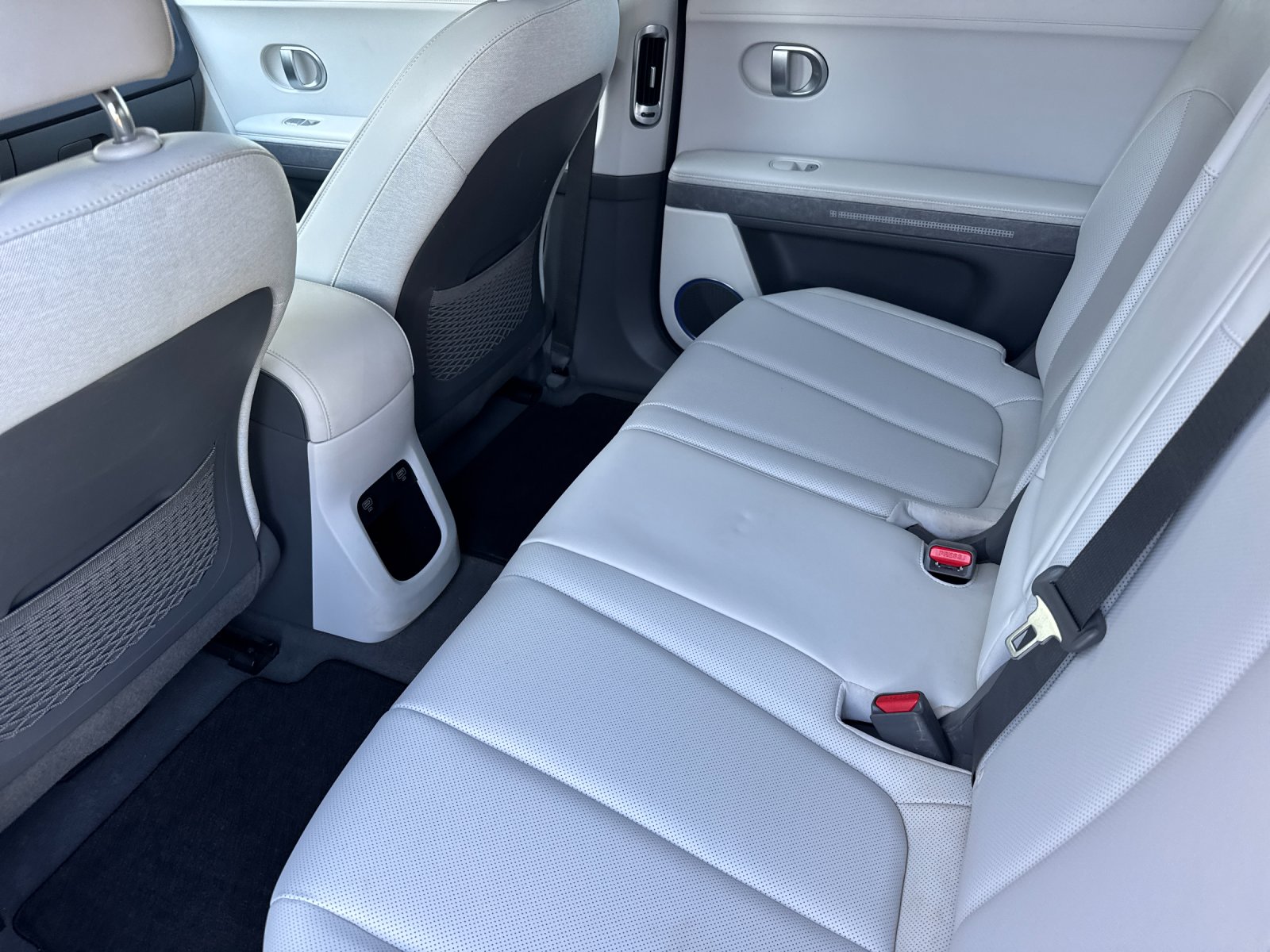 Used 2023 Black Hyundai Limited image 11