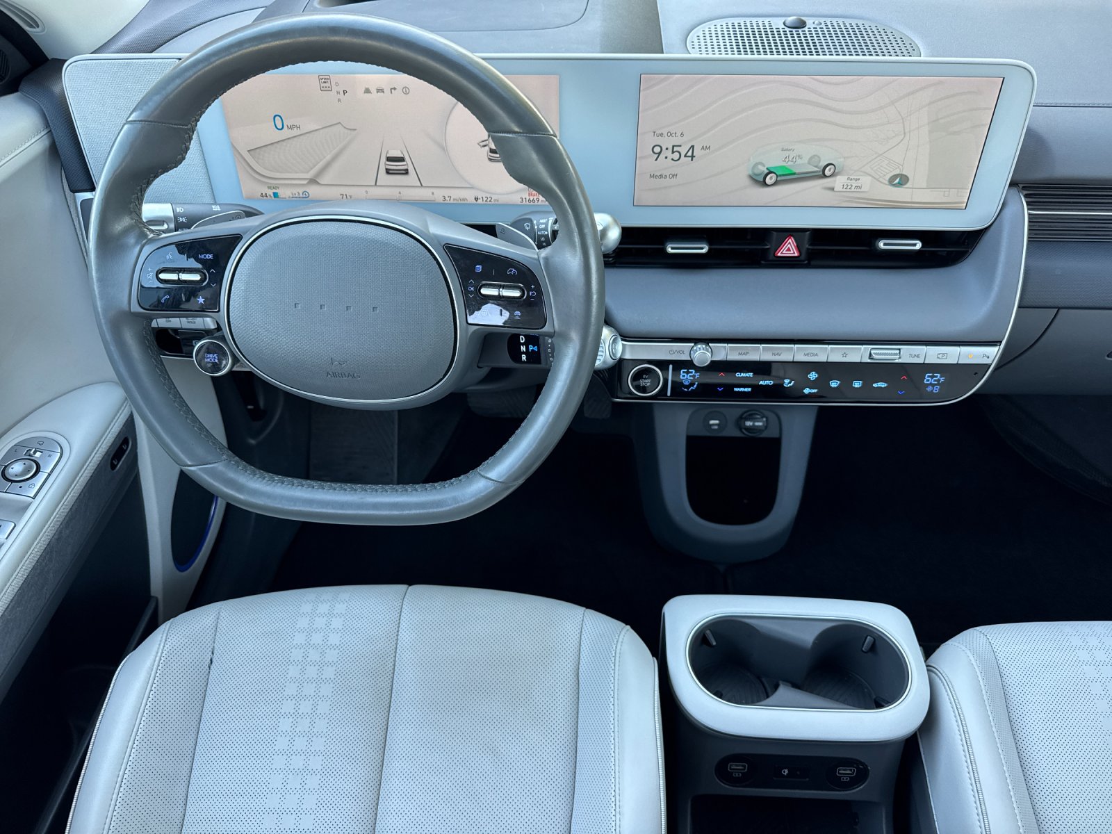 Used 2023 Black Hyundai Limited image 13