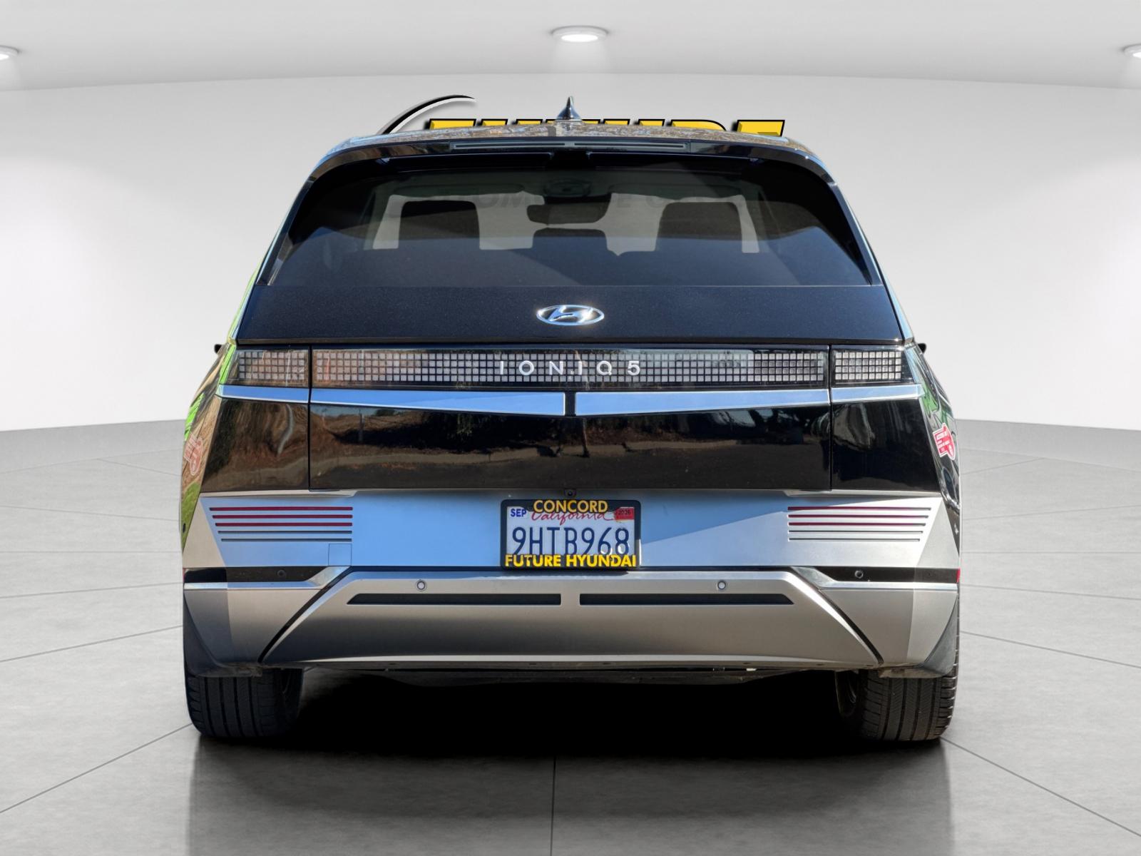Used 2023 Black Hyundai Limited image 4