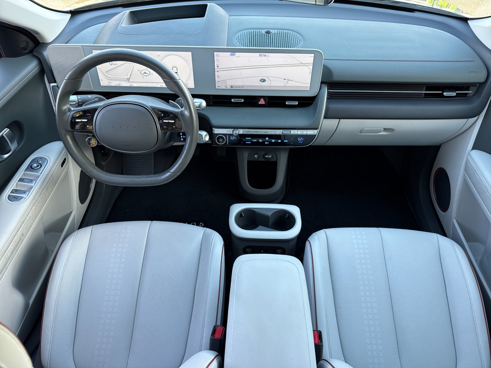 Used 2024 Green Hyundai Limited image 12