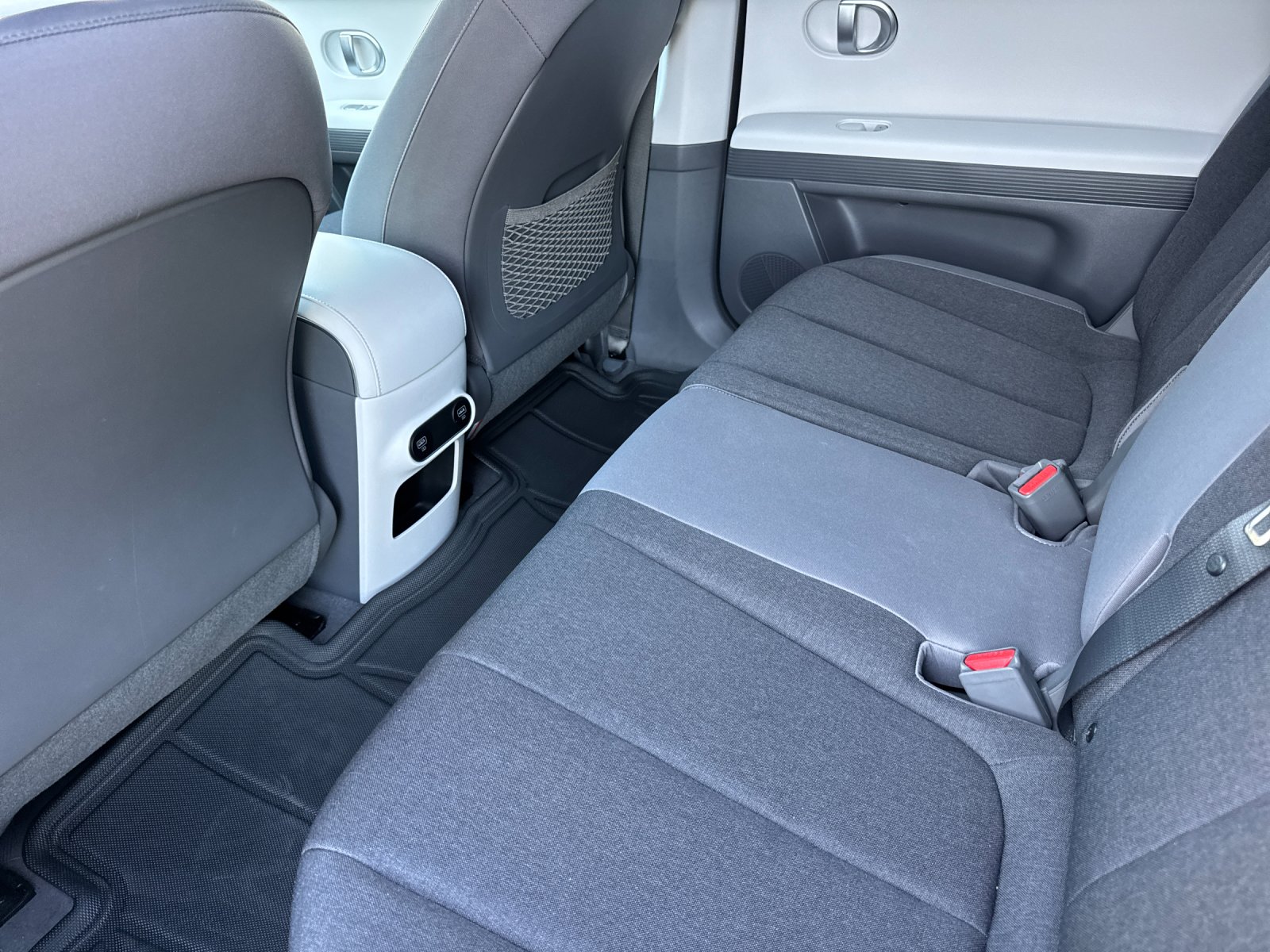 Certified Used 2024 Blue Hyundai SEL image 11