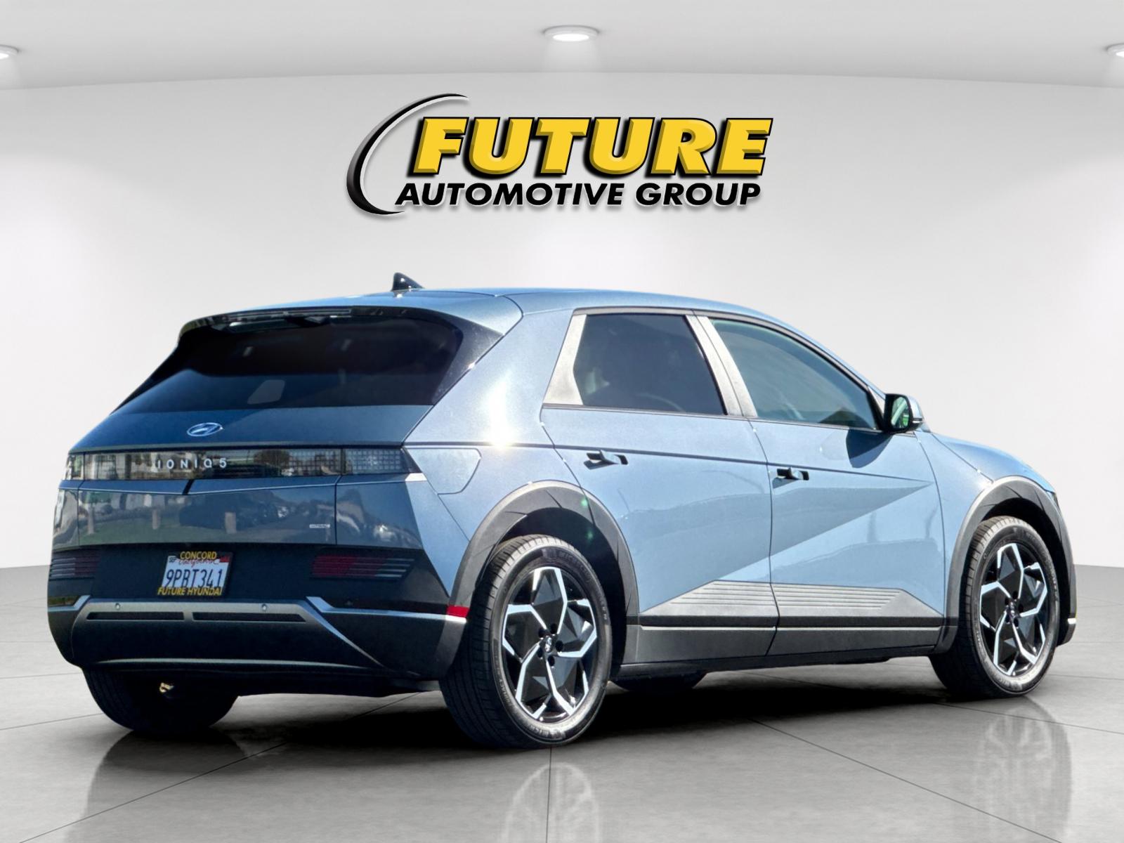 Certified Used 2024 Blue Hyundai SEL image 3