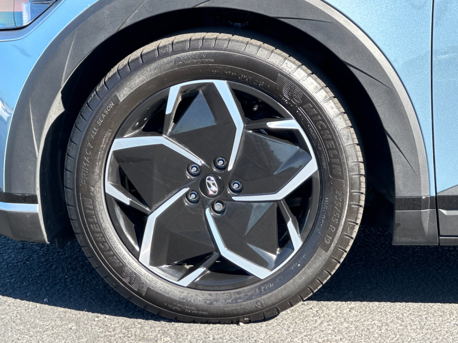 Certified Used 2024 Blue Hyundai SEL image 25