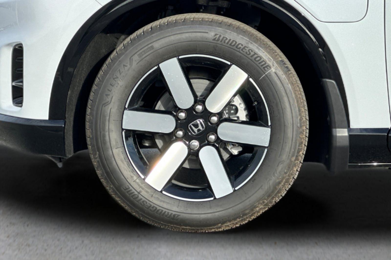 New 2026 Frostline White Pearl Honda 2WD Touring image 35