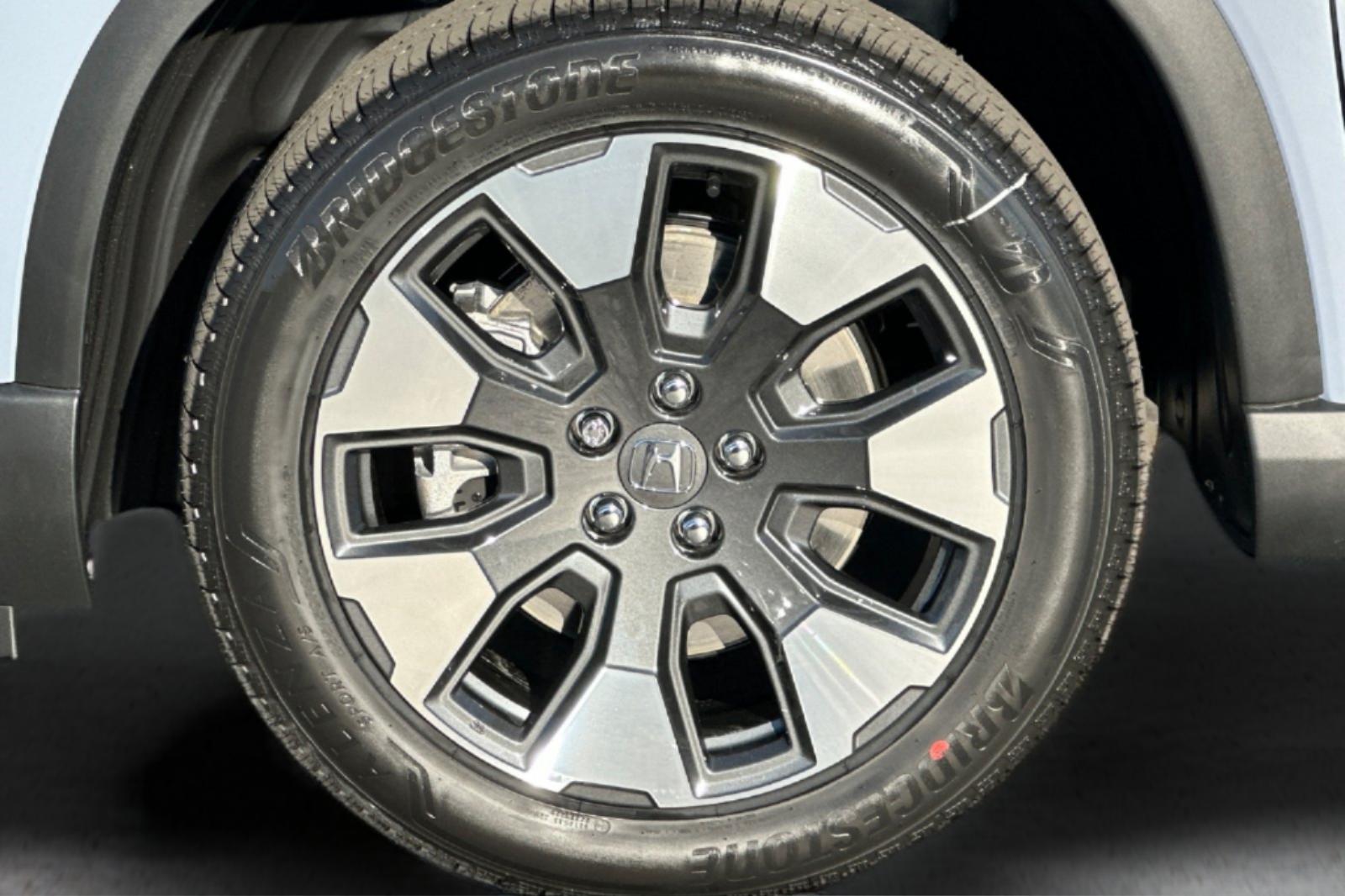 New 2026 Sonic Gray Pearl Honda AWD Elite image 36