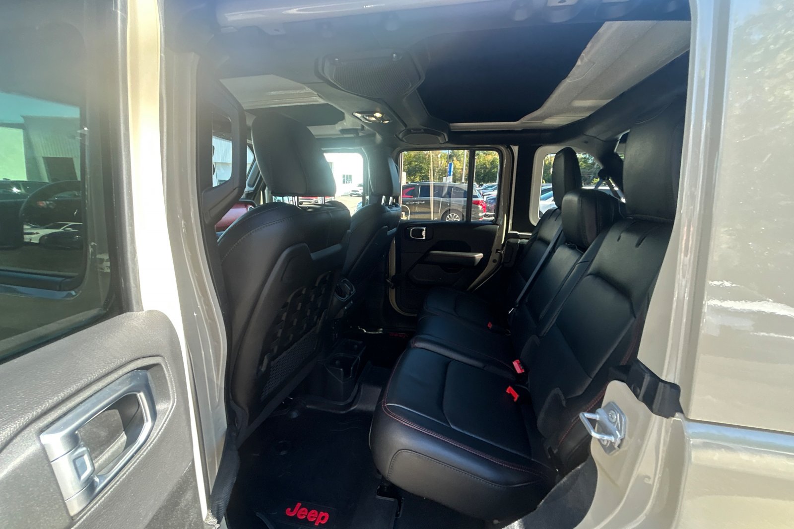 Used 2022 Limited Edition Gobi Clearcoat Jeep Unlimited Rubicon image 12
