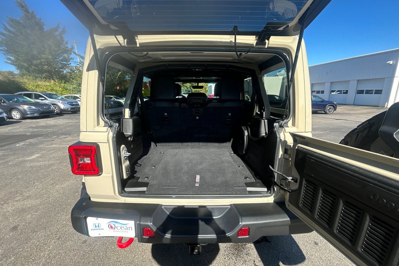 Used 2022 Limited Edition Gobi Clearcoat Jeep Unlimited Rubicon image 15