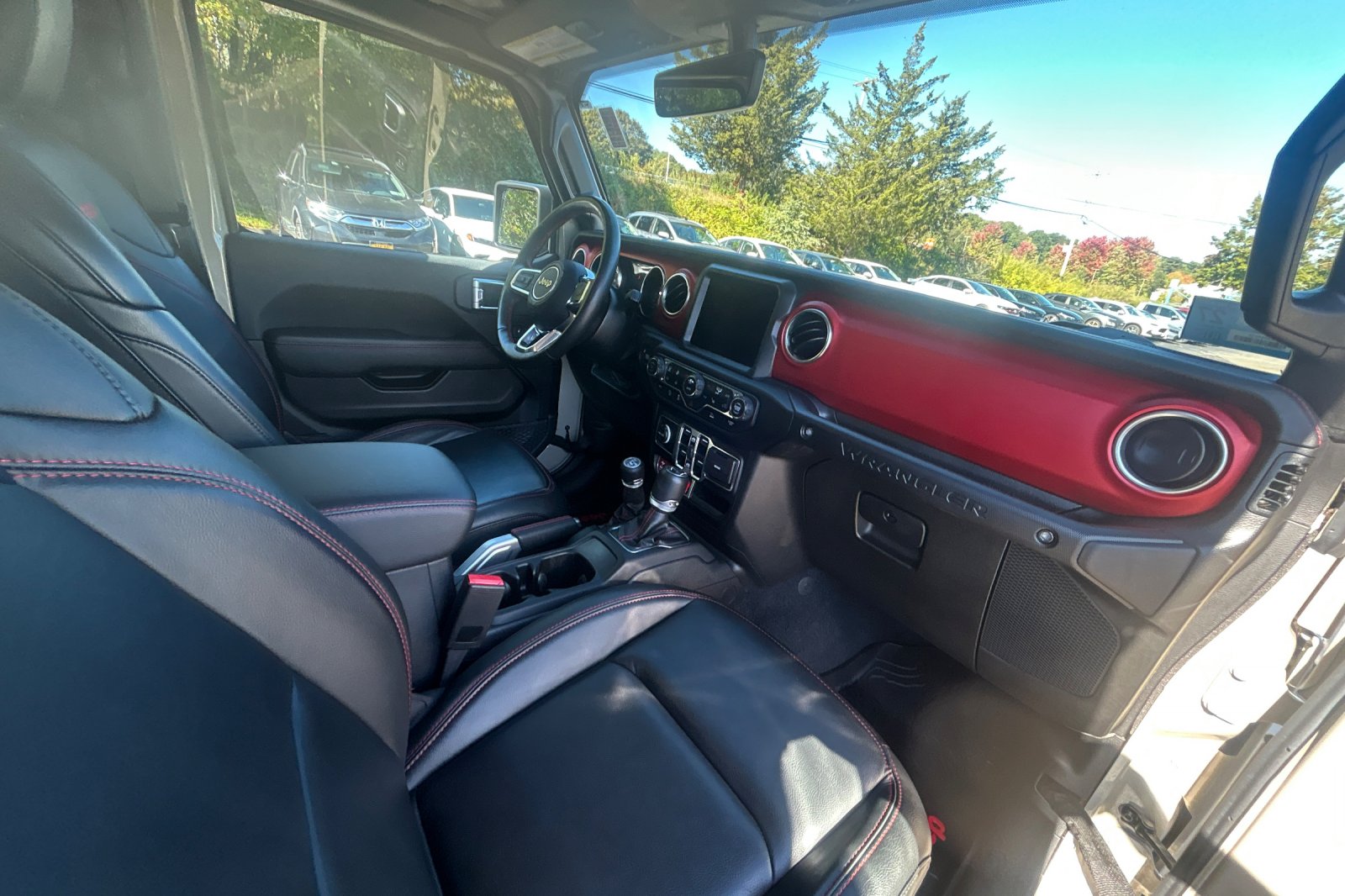 Used 2022 Limited Edition Gobi Clearcoat Jeep Unlimited Rubicon image 16