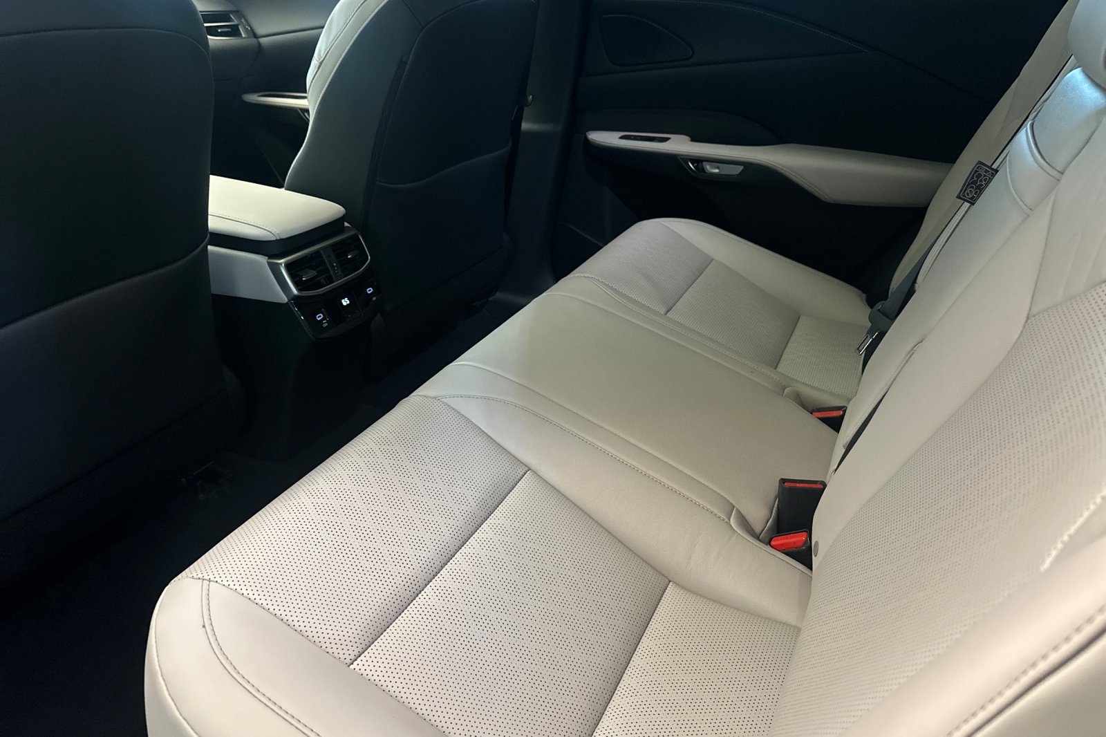 Used 2024 White Lexus 350 Premium Plus image 12