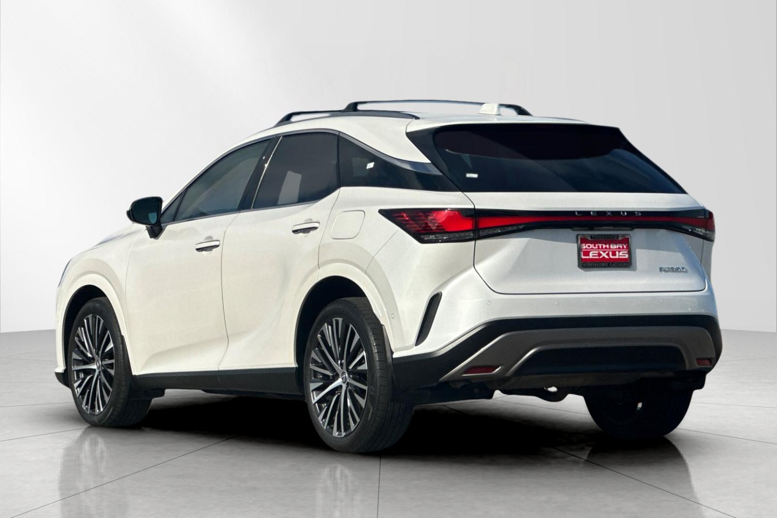 Used 2024 White Lexus 350 Premium Plus image 4