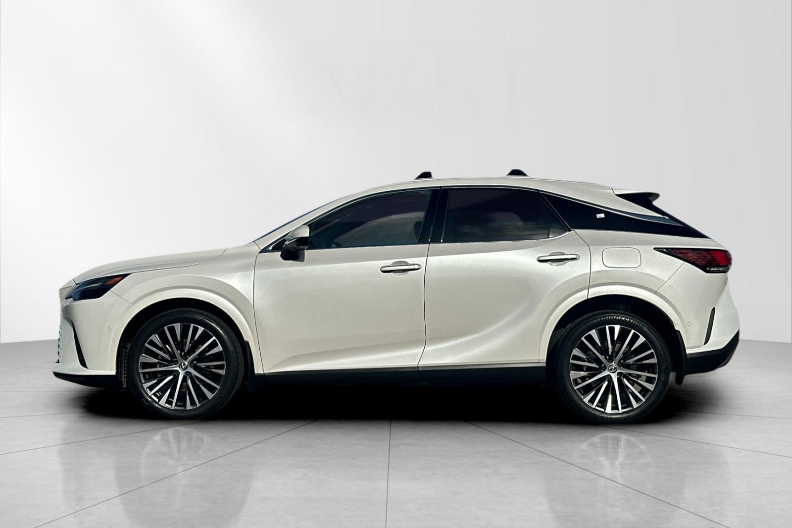 Used 2024 White Lexus 350 Premium Plus image 3