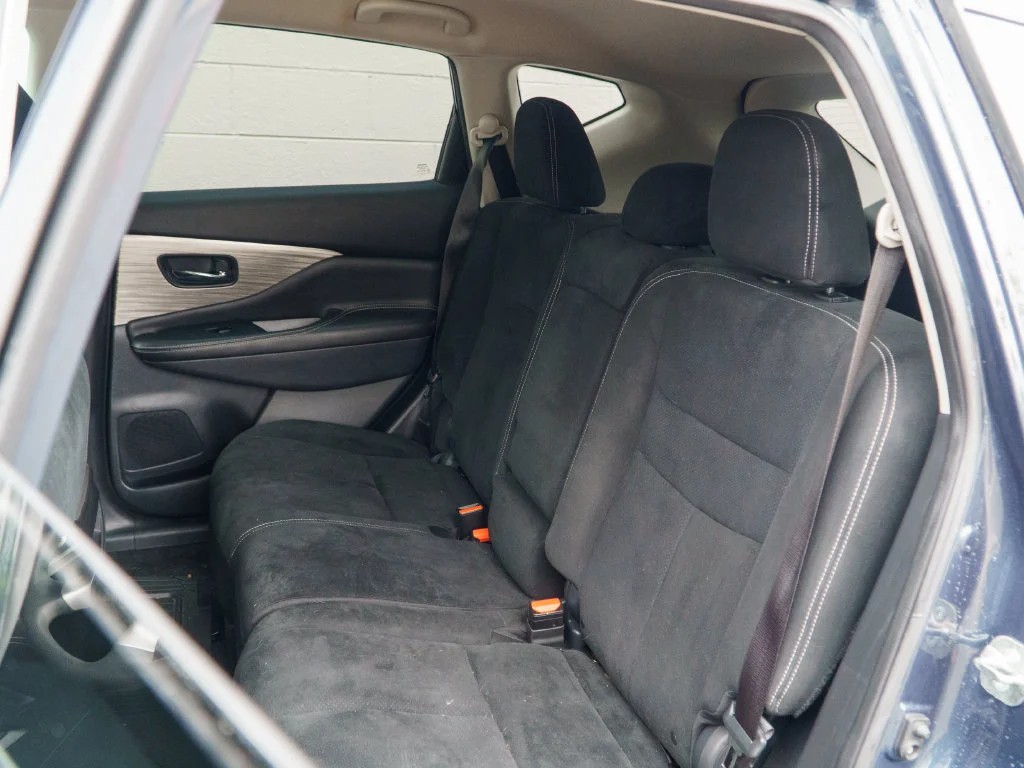 Used 2018 Arctic Blue Nissan S image 18