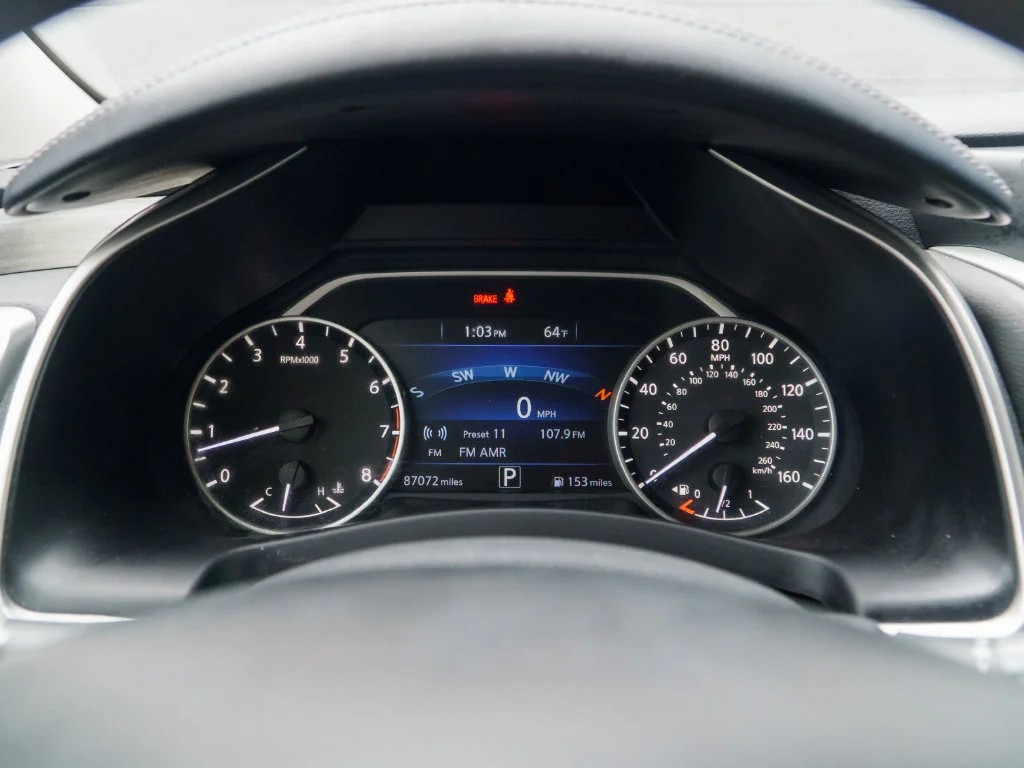 Used 2018 Arctic Blue Nissan S image 24