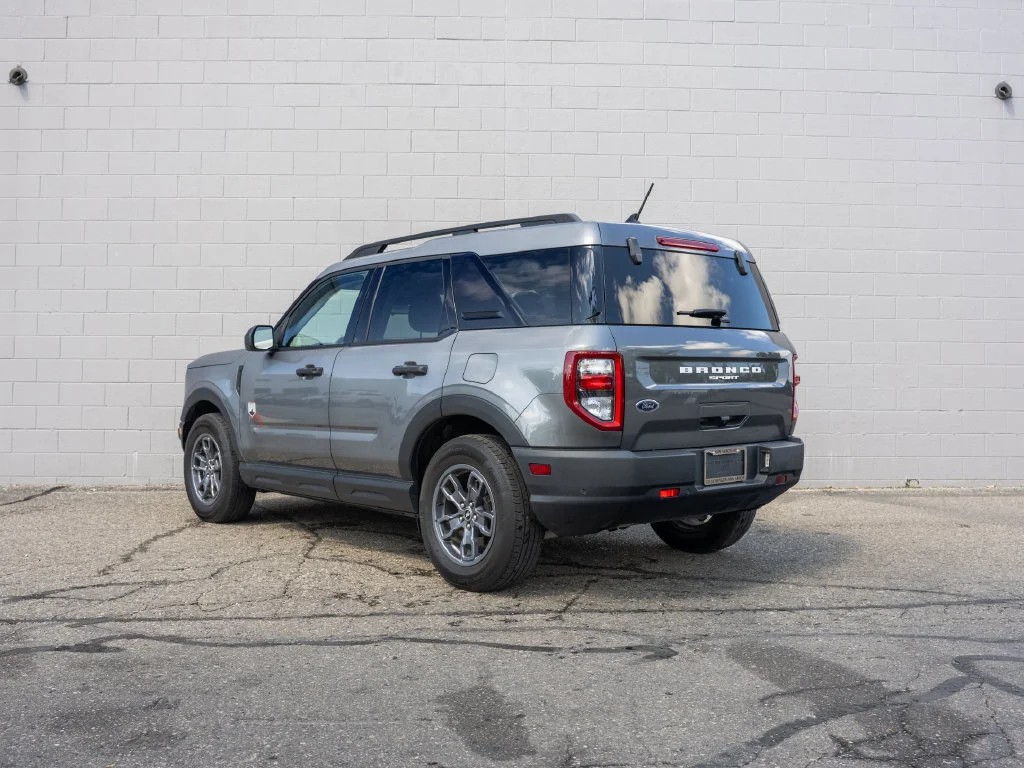Used 2024 Gray Metallic Ford Big Bend image 3