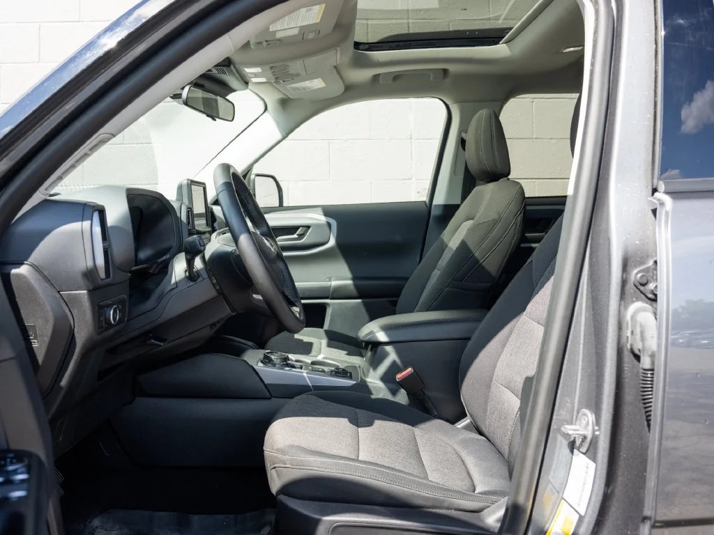 Used 2024 Gray Metallic Ford Big Bend image 17
