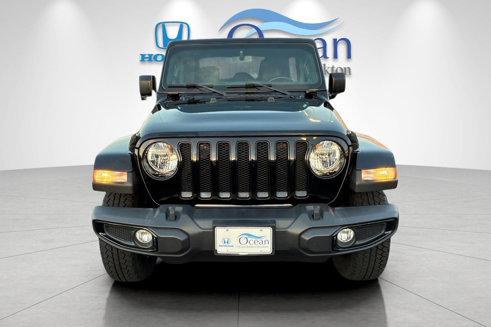 Used 2022 Black Clearcoat Jeep Unlimited Sahara Altitude image 8