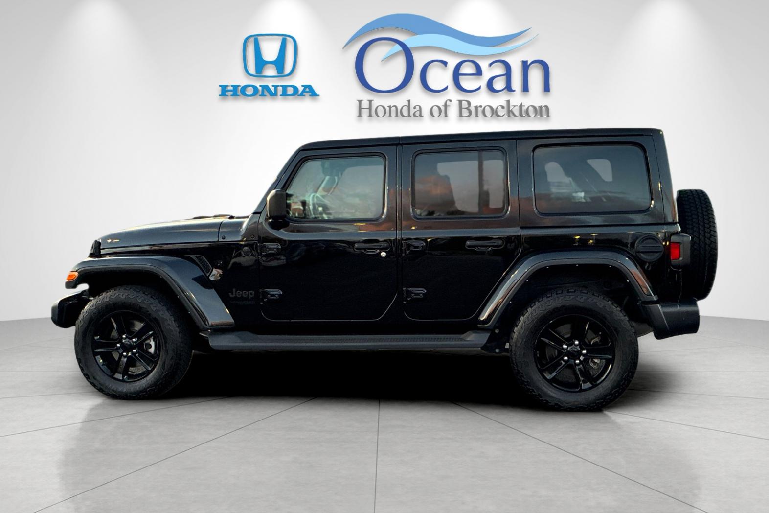 Used 2022 Black Clearcoat Jeep Unlimited Sahara Altitude image 6