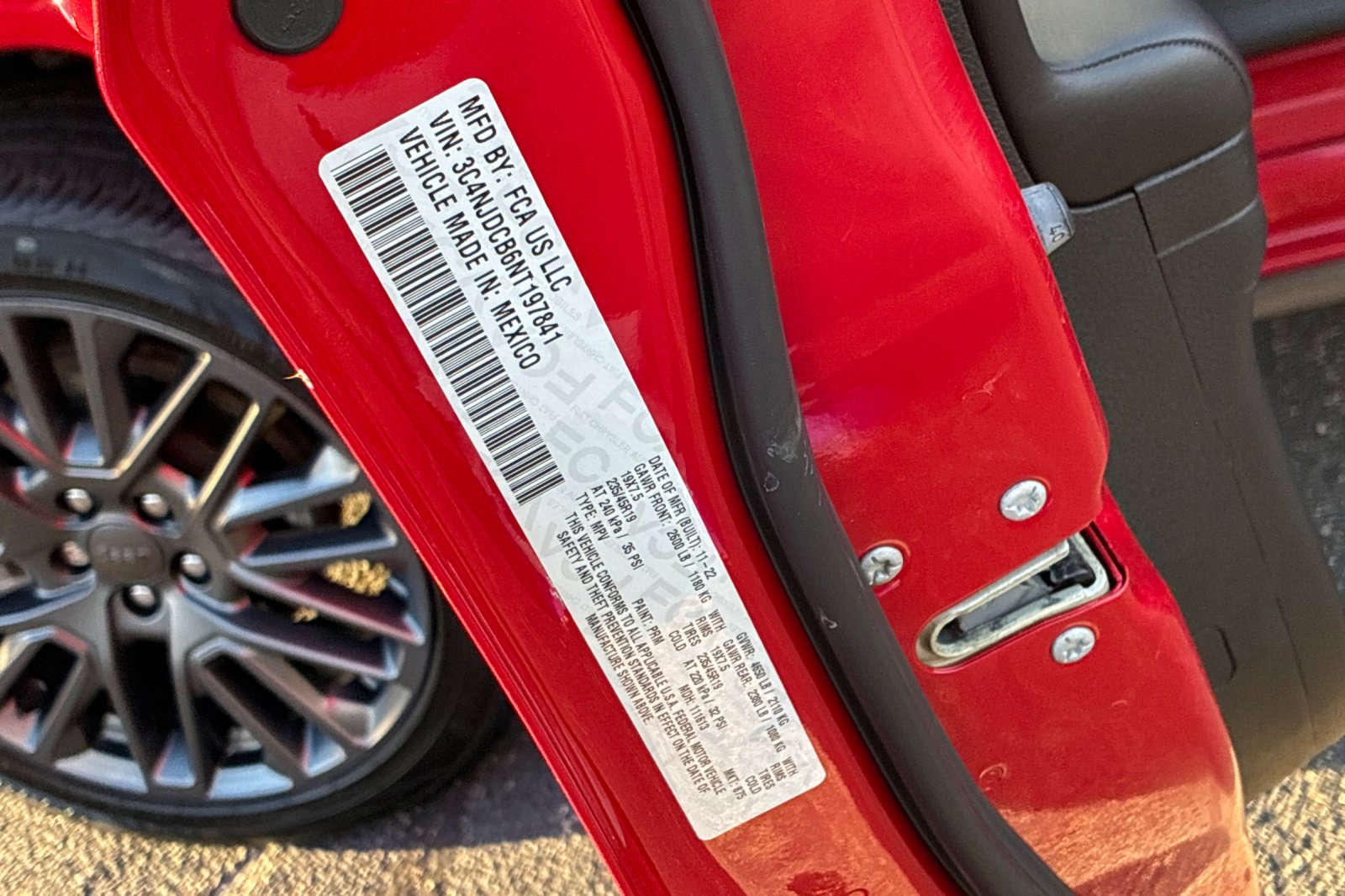 Used 2022 Redline Pearlcoat Jeep Limited image 48