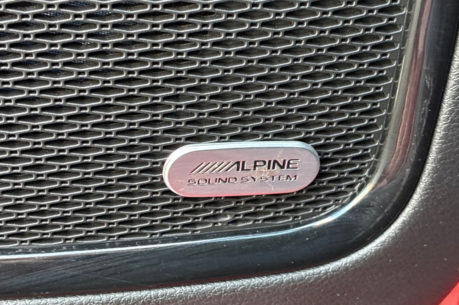 Used 2022 Redline Pearlcoat Jeep Limited image 37