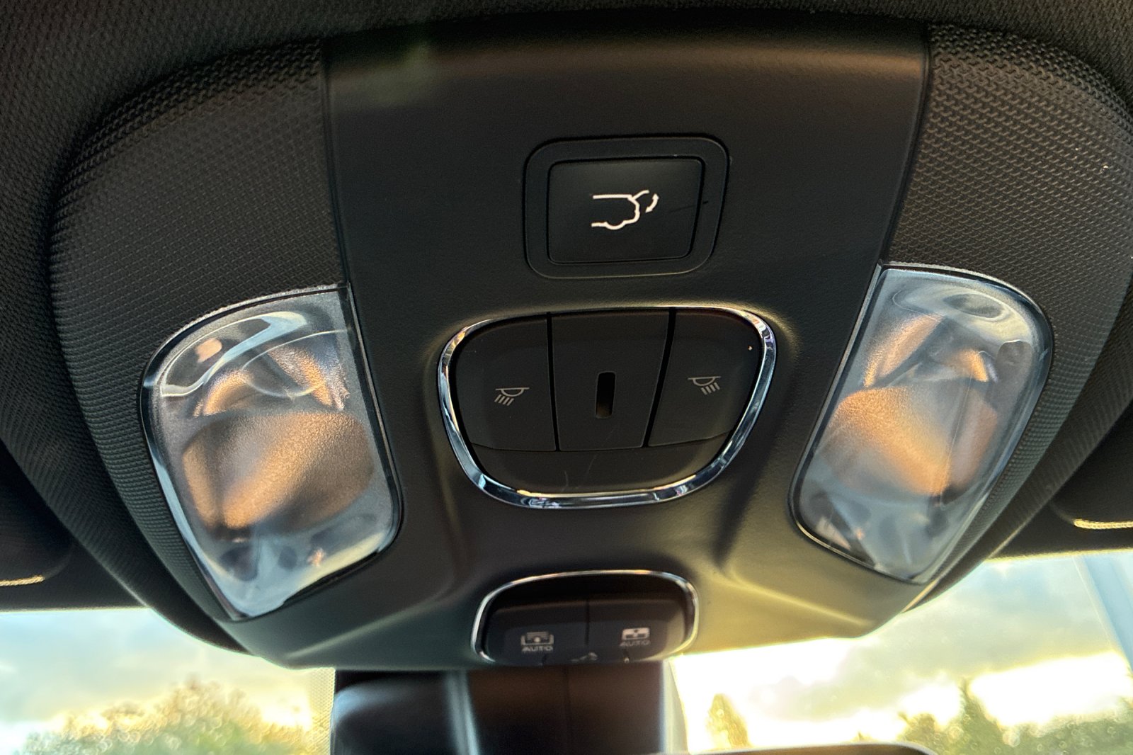 Used 2022 Redline Pearlcoat Jeep Limited image 41