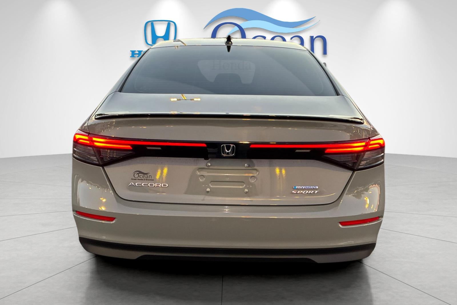Used 2024 Urban Gray Pearl Honda Sport image 4