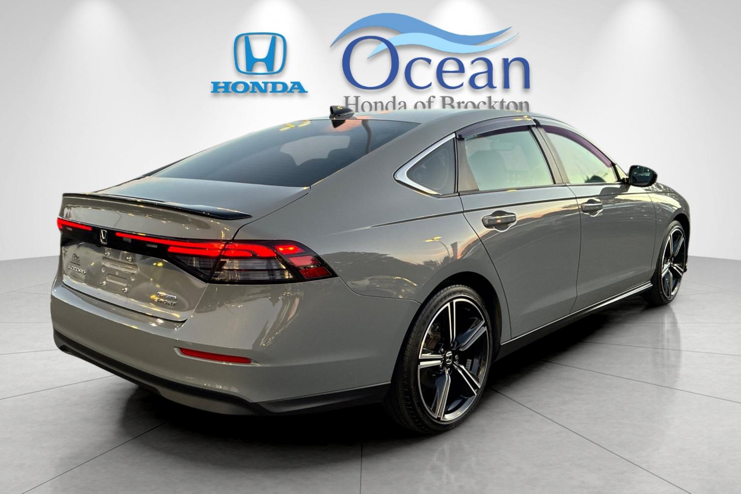 Used 2024 Urban Gray Pearl Honda Sport image 3