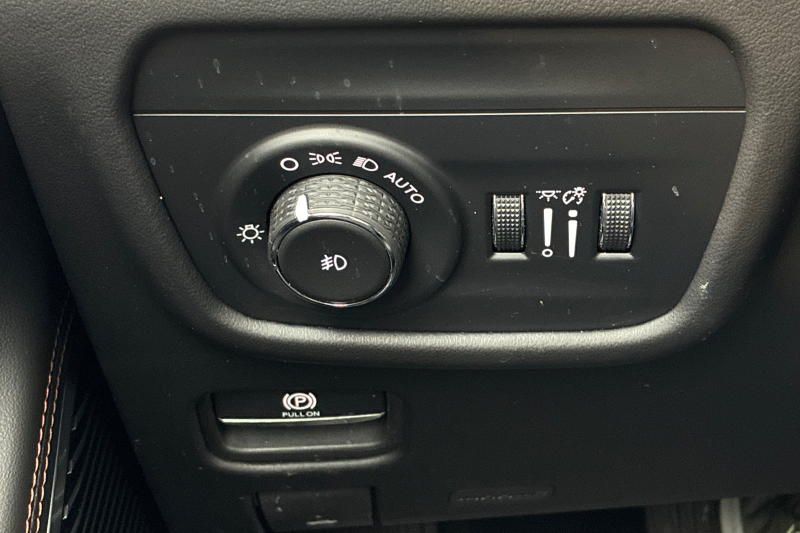 Used 2023 Diamond Black Jeep Summit image 43