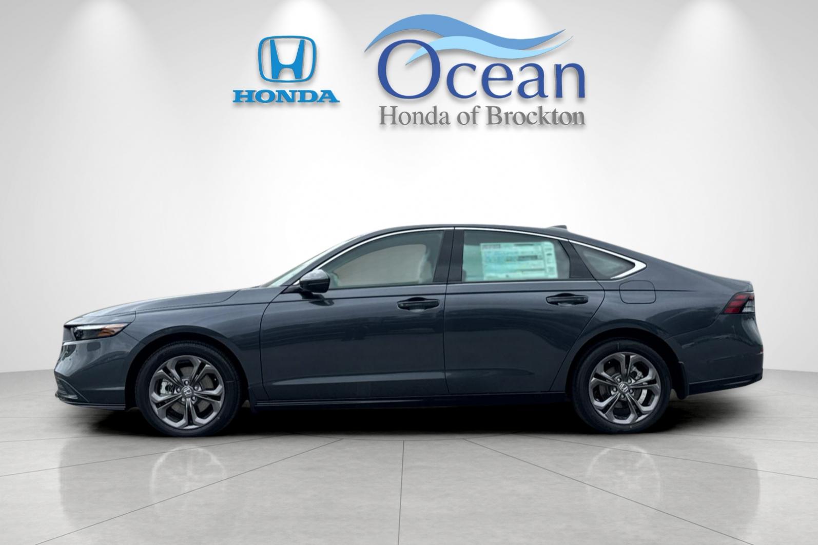 New 2026 Meteorite Gray Metallic Honda EX-L image 2