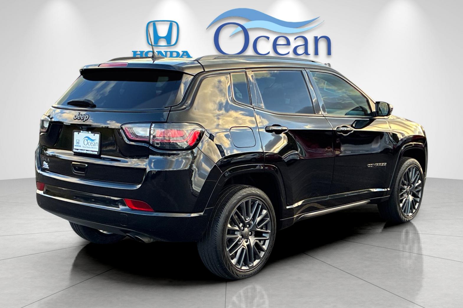 Used 2022 Diamond Black Jeep High Altitude image 3