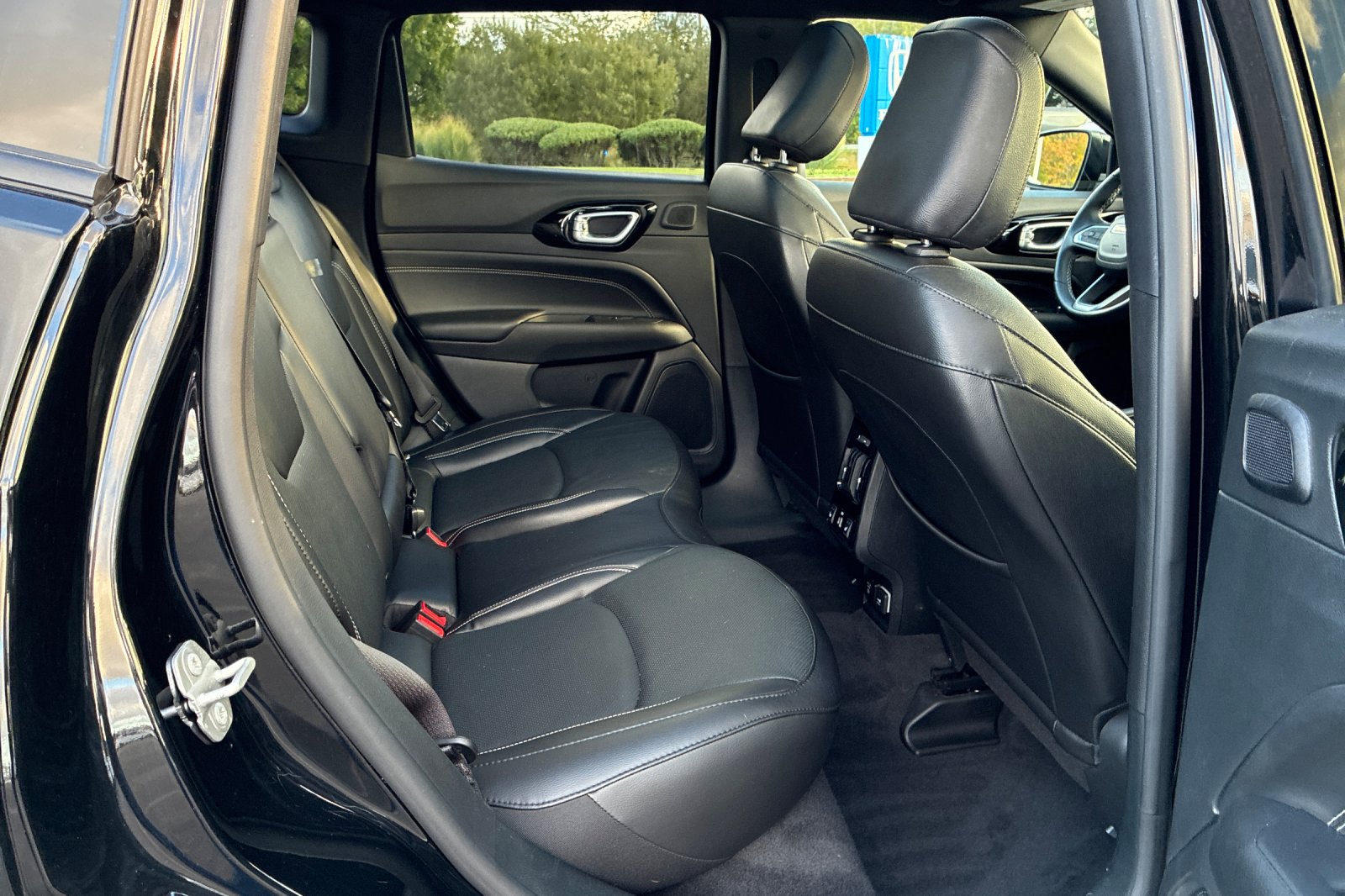 Used 2022 Diamond Black Jeep High Altitude image 18